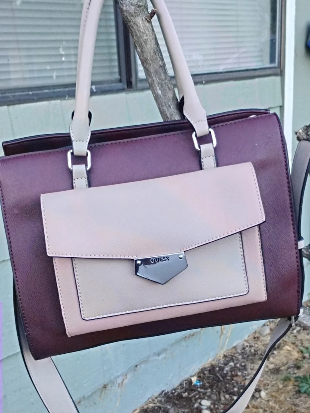 Guess elegant satchel